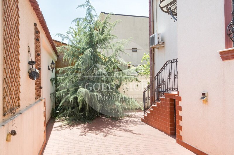 1 Mai- Chibrit- Vila pentru doua familii