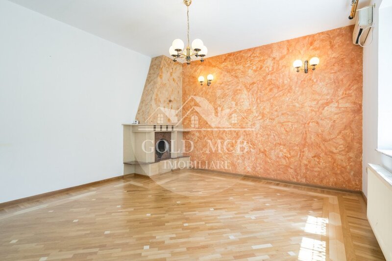 1 Mai- Chibrit- Vila pentru doua familii